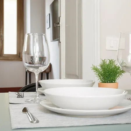 Apartament Bouquet *